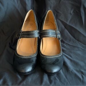 Mootsies Tootsies Black Mary Jane Heels with Contrast Stitching